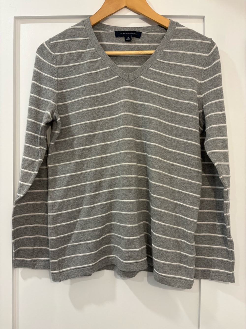 Tommy Hilfiger Grey White Striped V Neck Cotton Sweater Size M